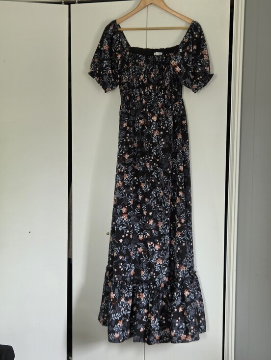 Baltic Born Dresses & Skirts - Baltic Born Black Floral Maxi Dress with Puff Sleeves